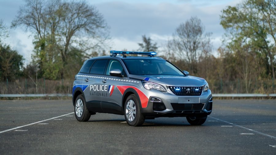 Francouzská policie bude jezdit vozy Peugeot 5008