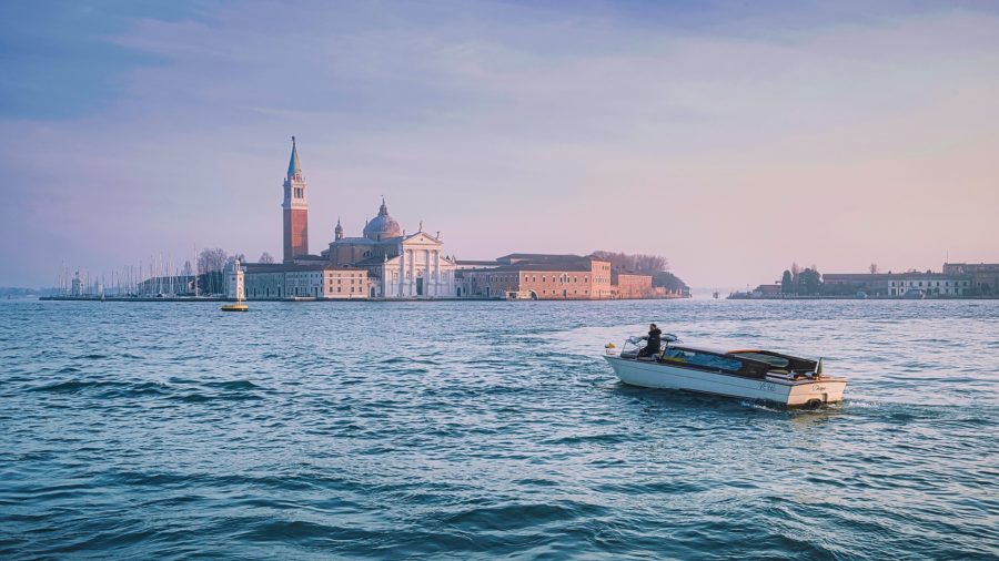 Zpoplatněné Benátky se příští léto stanou skutečností
