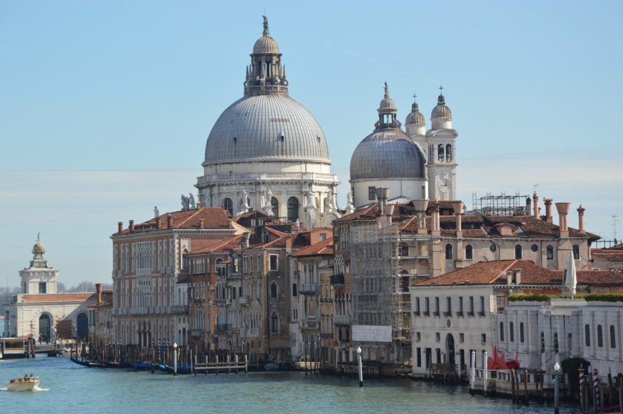Konec s masovým turismem v Benátkách. Od ledna se bude za vstup platit